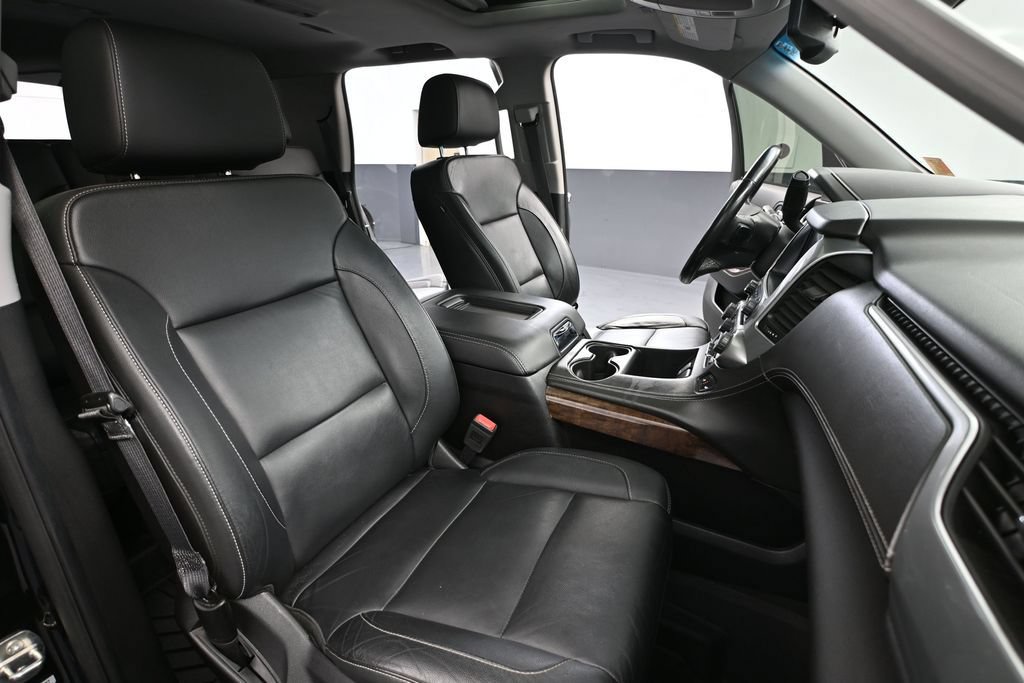 Used 2019 Chevrolet Tahoe LT w/ RST Edition AWD/4WD image 60