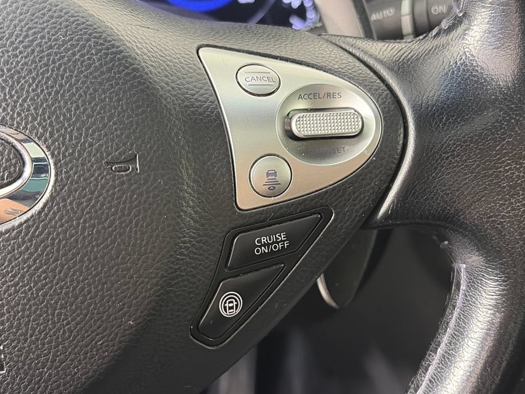 Used 2016 INFINITI QX70 AWD w/ Premium Package image 18
