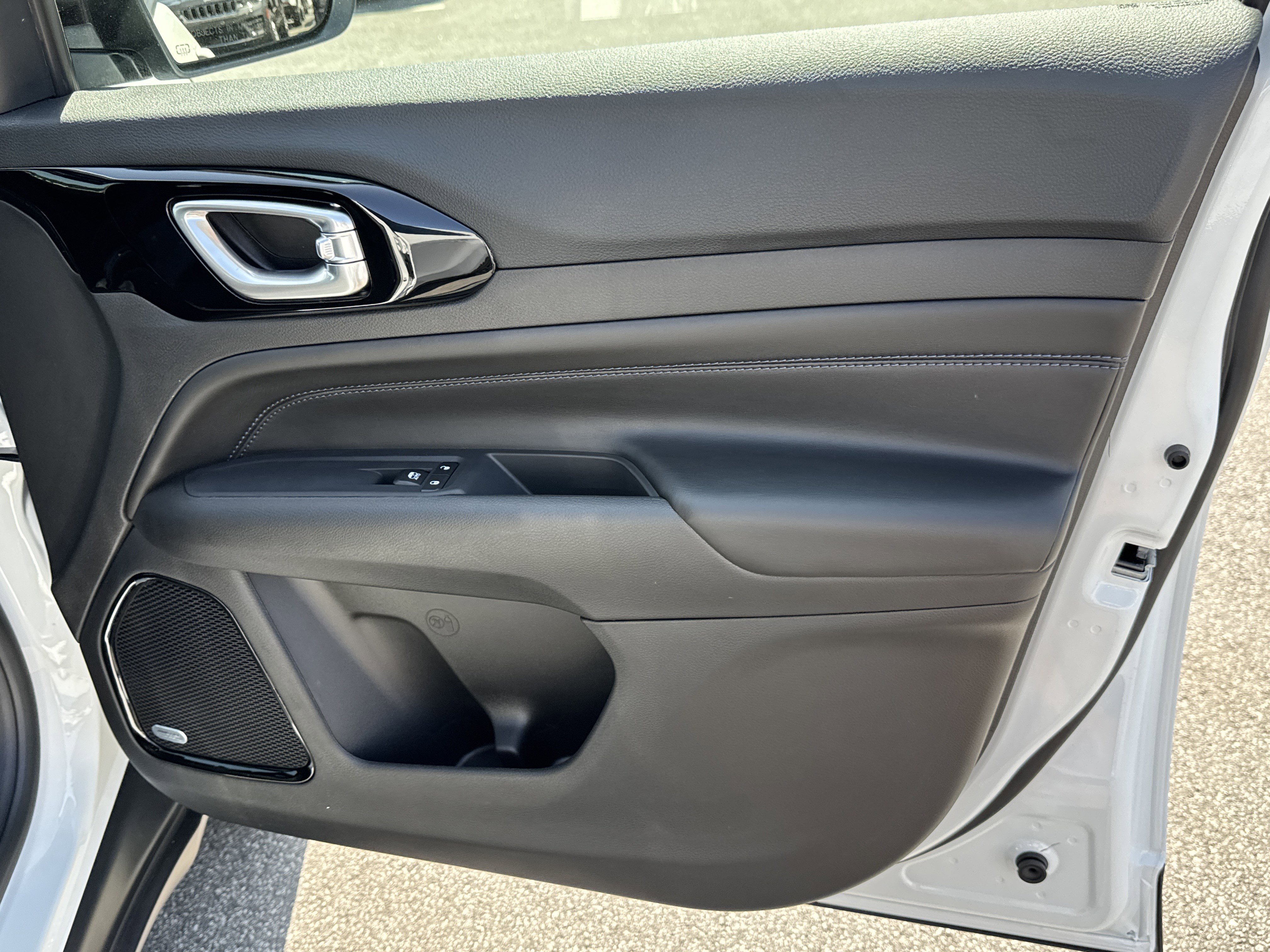 New 2025 Jeep Compass Latitude w/ Sun & Sound Group image 19