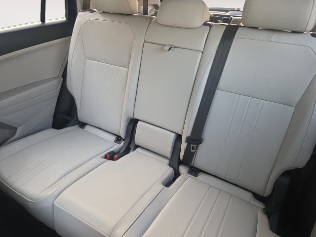 Used 2023 Volkswagen Tiguan SE FWD image 13