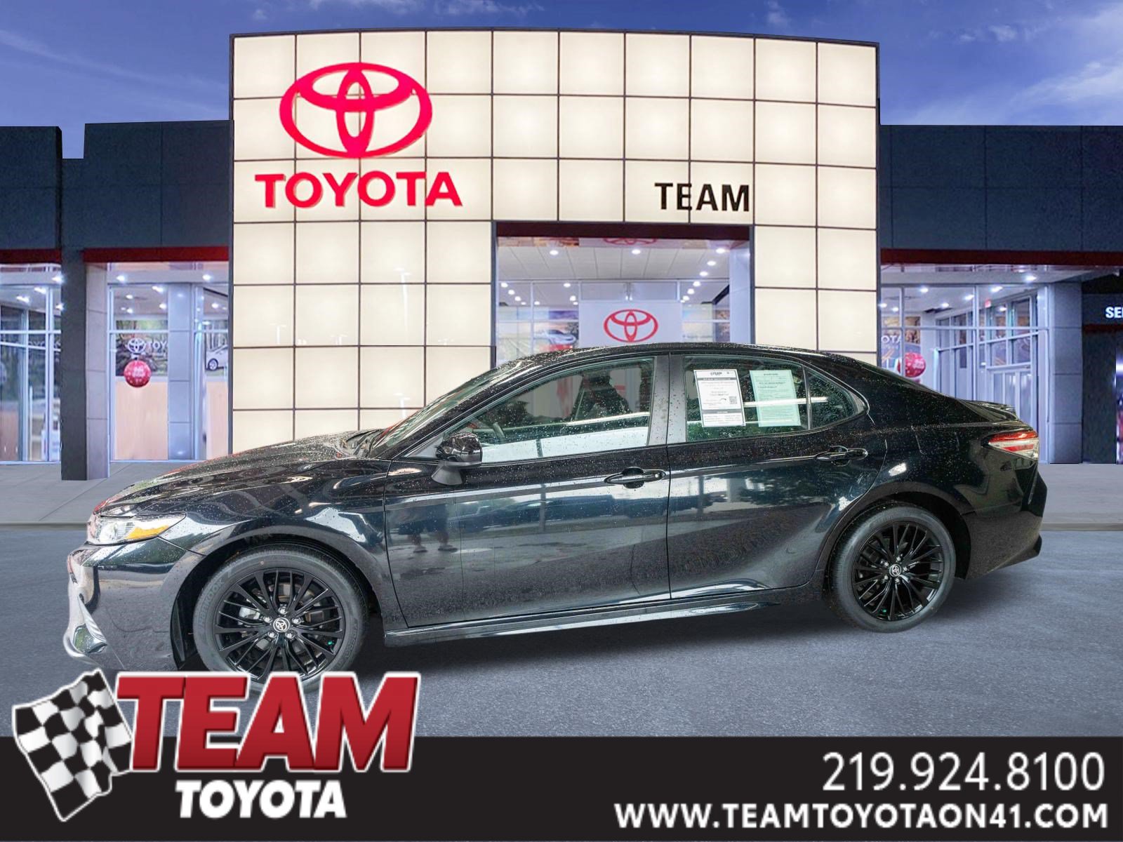 Used 2020 Toyota Camry SE FWD image 1
