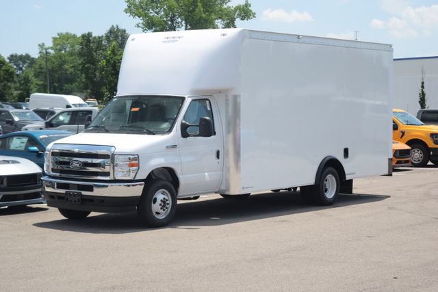 New 2027 Ford E-450 and Econoline 450 Super Duty w/ Power Equipment Group RWD image 16