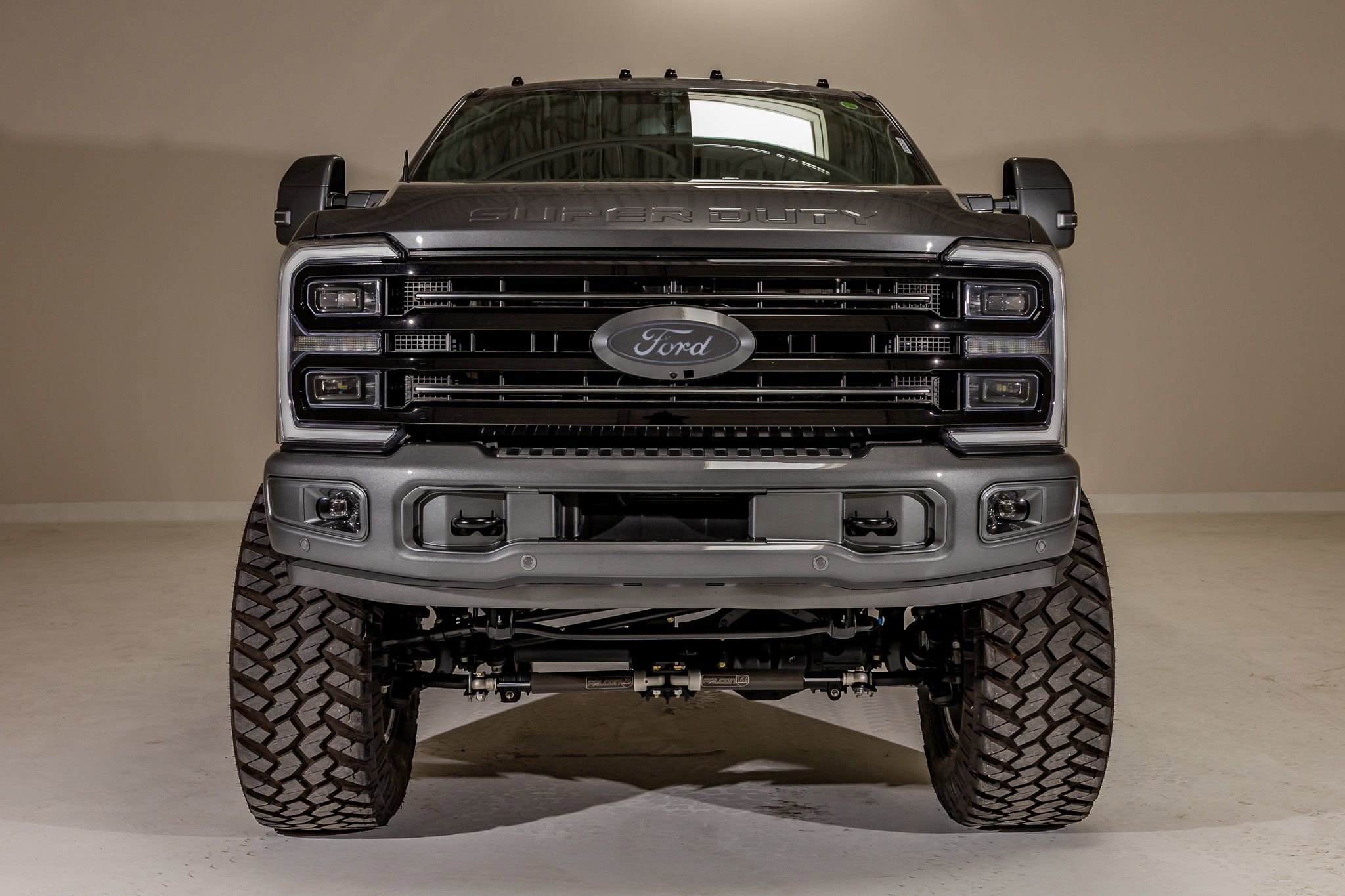 Used 2025 Ford F350 Platinum w/ FX4 Off-Road Package AWD/4WD image 2