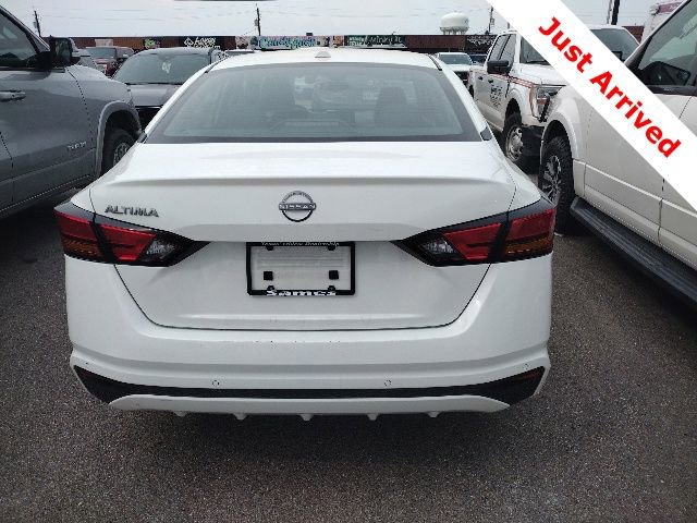 Used 2025 Nissan Altima 2.5 SV FWD image 9