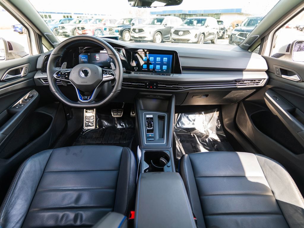 Used 2022 Volkswagen Golf R image 19
