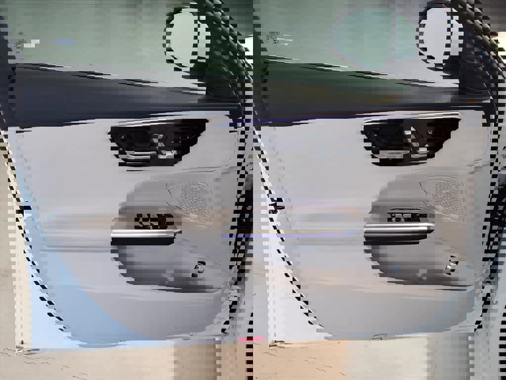 Used 2022 Mercedes-Benz C 300 4MATIC Sedan image 10