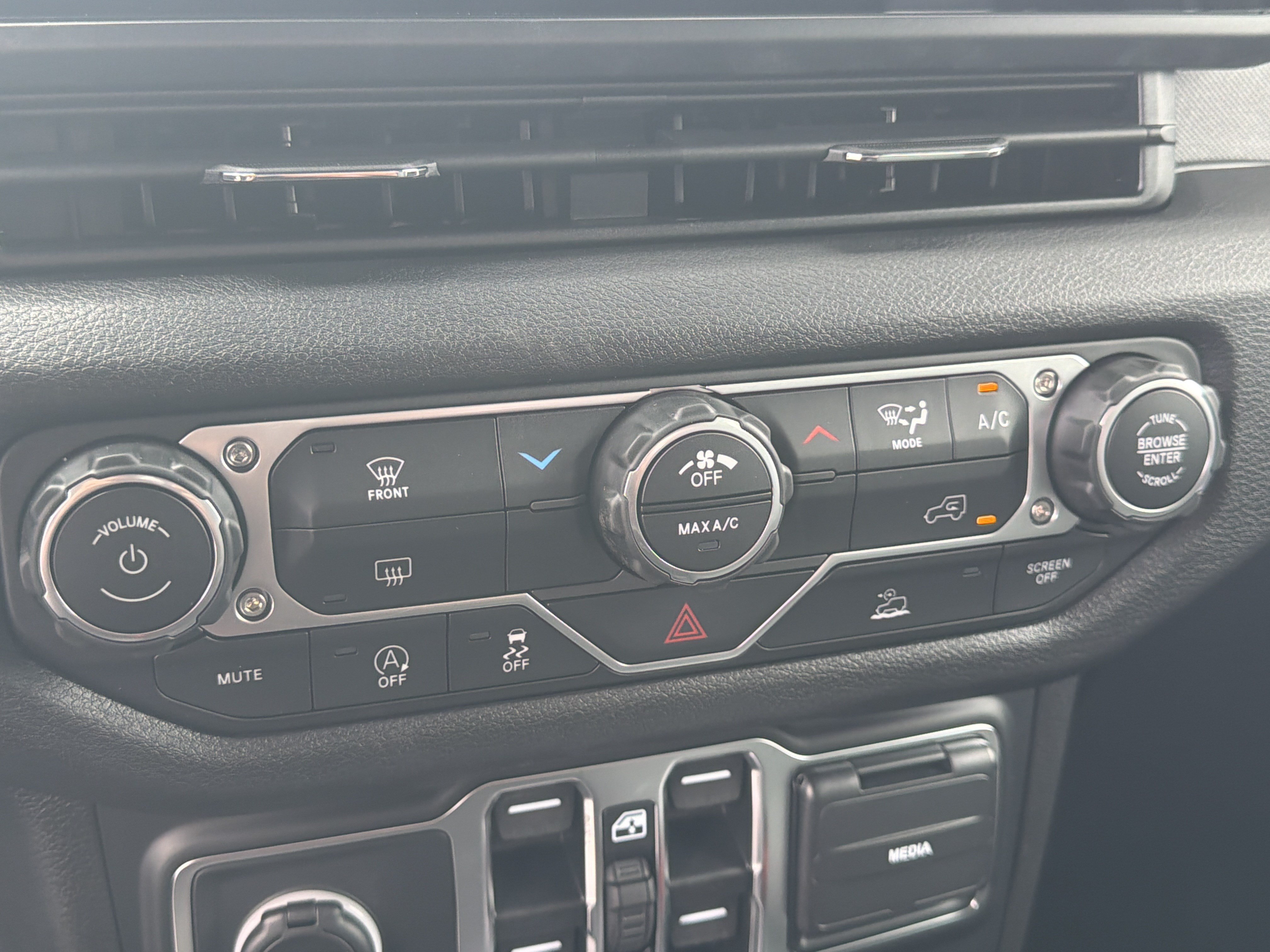 New 2027 Jeep Gladiator Sport AWD/4WD image 35