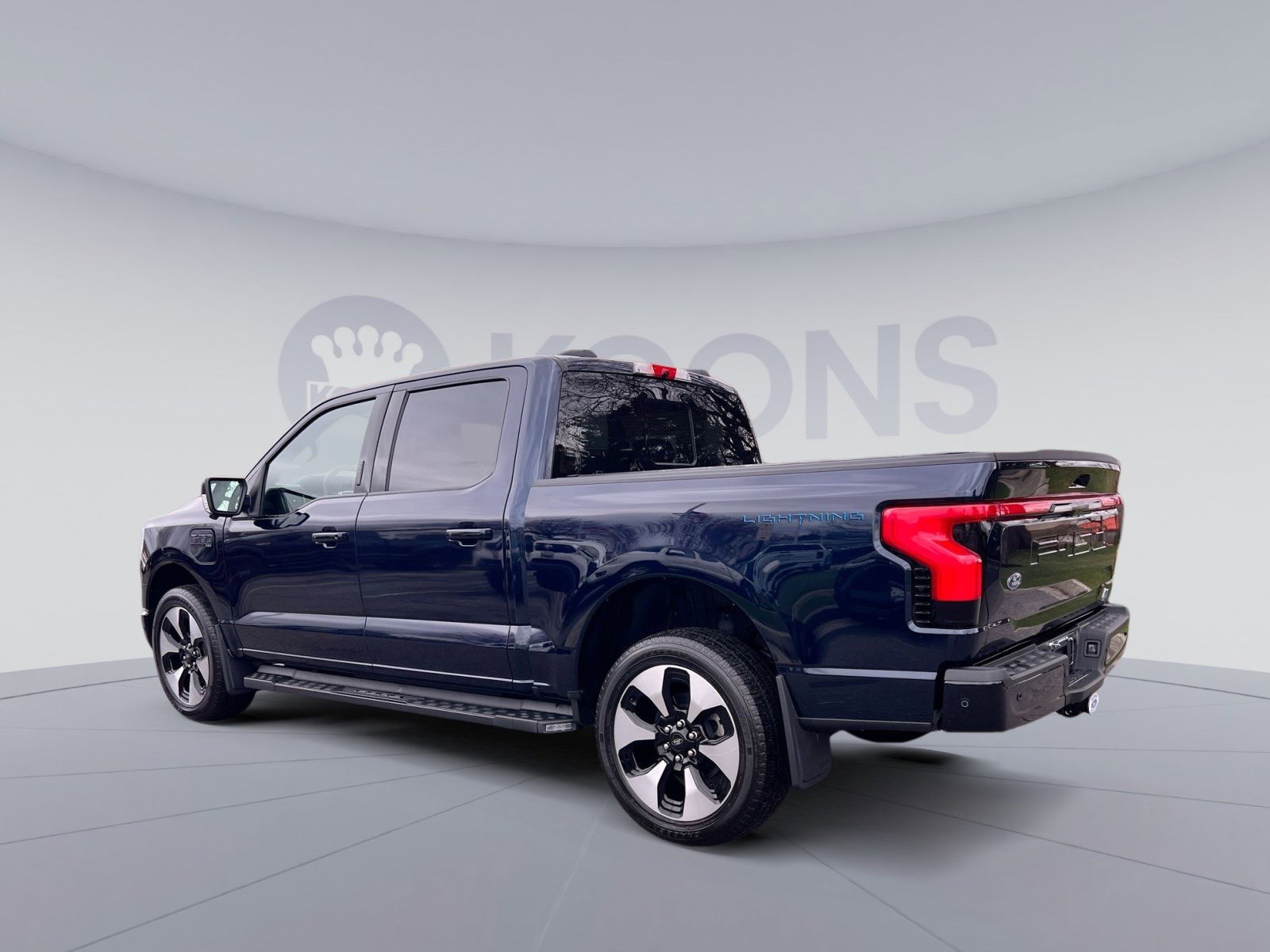 Used 2023 Ford F150 Lightning Platinum image 4