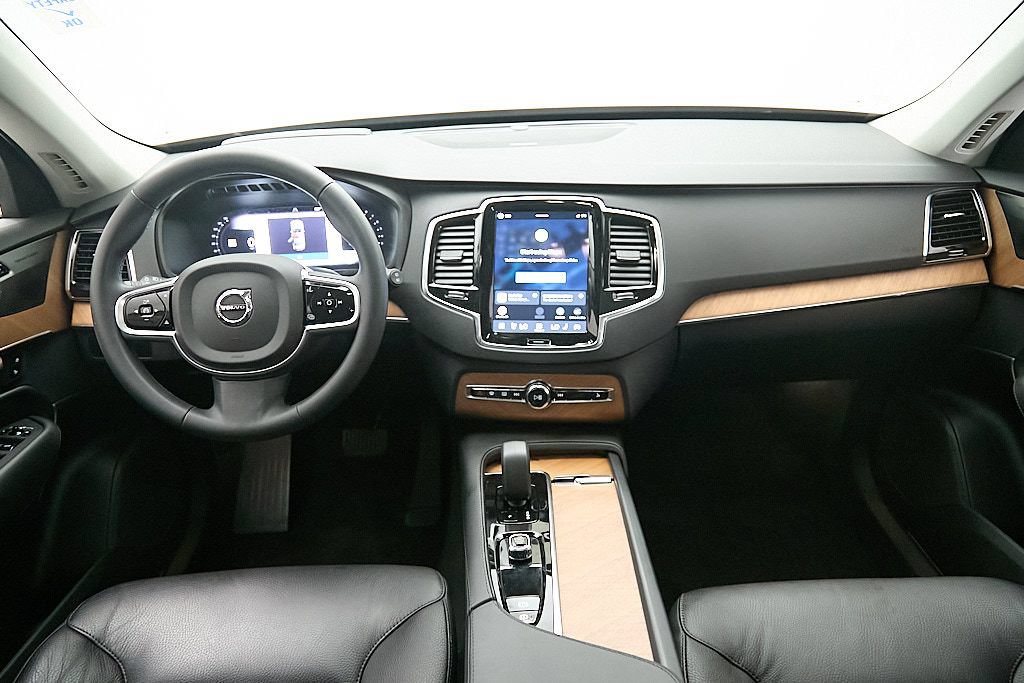 Certified 2023 Volvo XC90 B5 Plus w/ Protection Package Premier AWD/4WD image 26