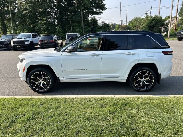 Used 2024 Jeep Grand Cherokee Summit AWD/4WD image 5