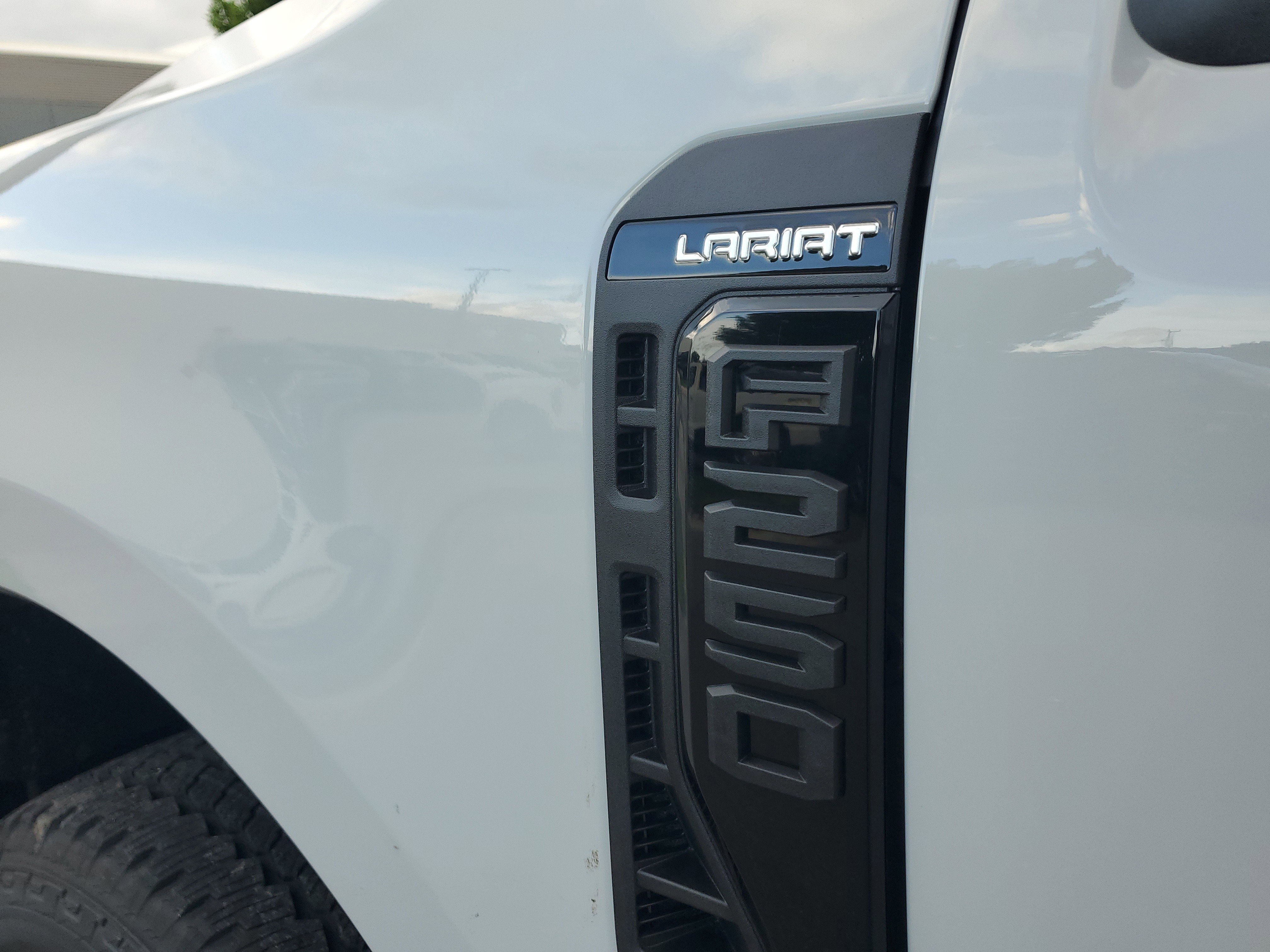 New 2026 Ford F250 Lariat w/ Black Appearance Package image 10