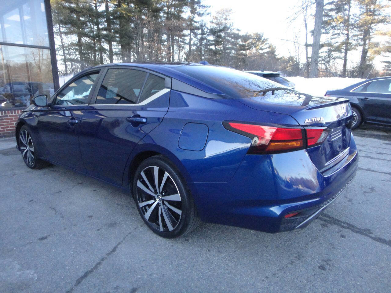 Used 2020 Nissan Altima 2.5 SR FWD image 4
