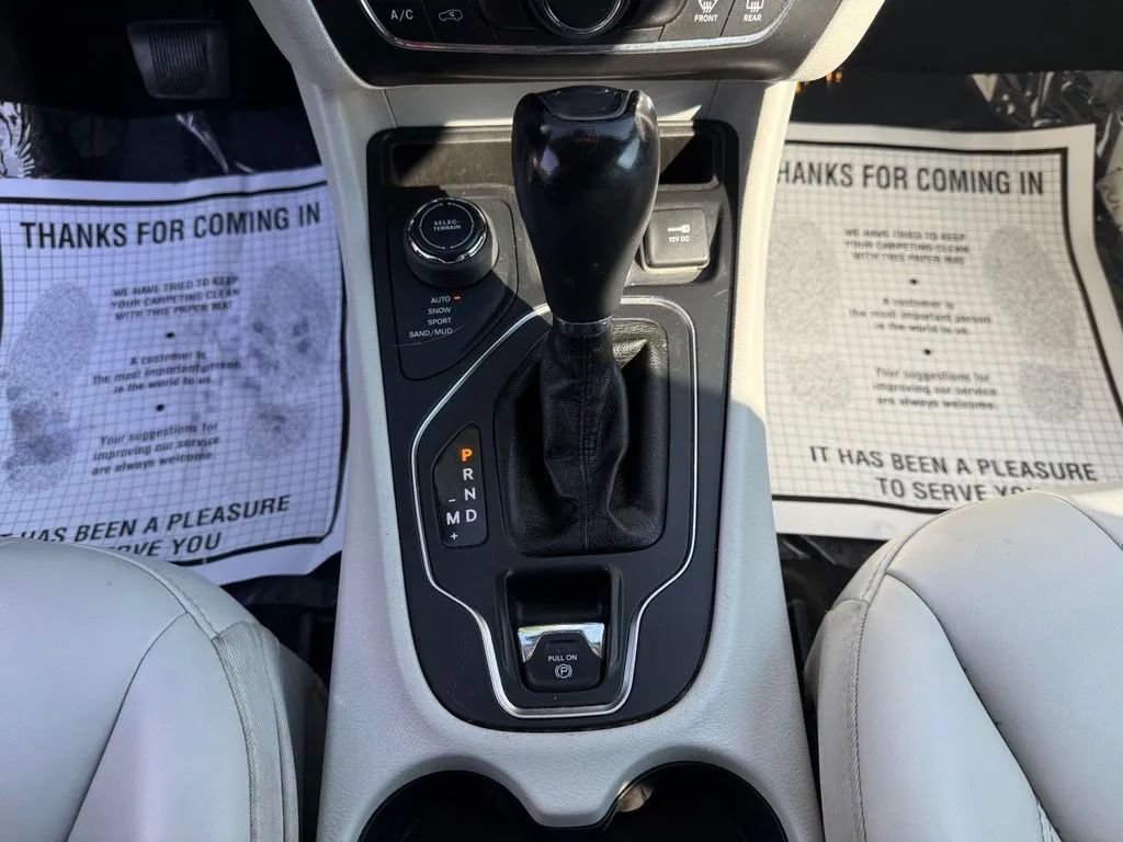 Used 2020 Jeep Cherokee Latitude Plus AWD/4WD image 25