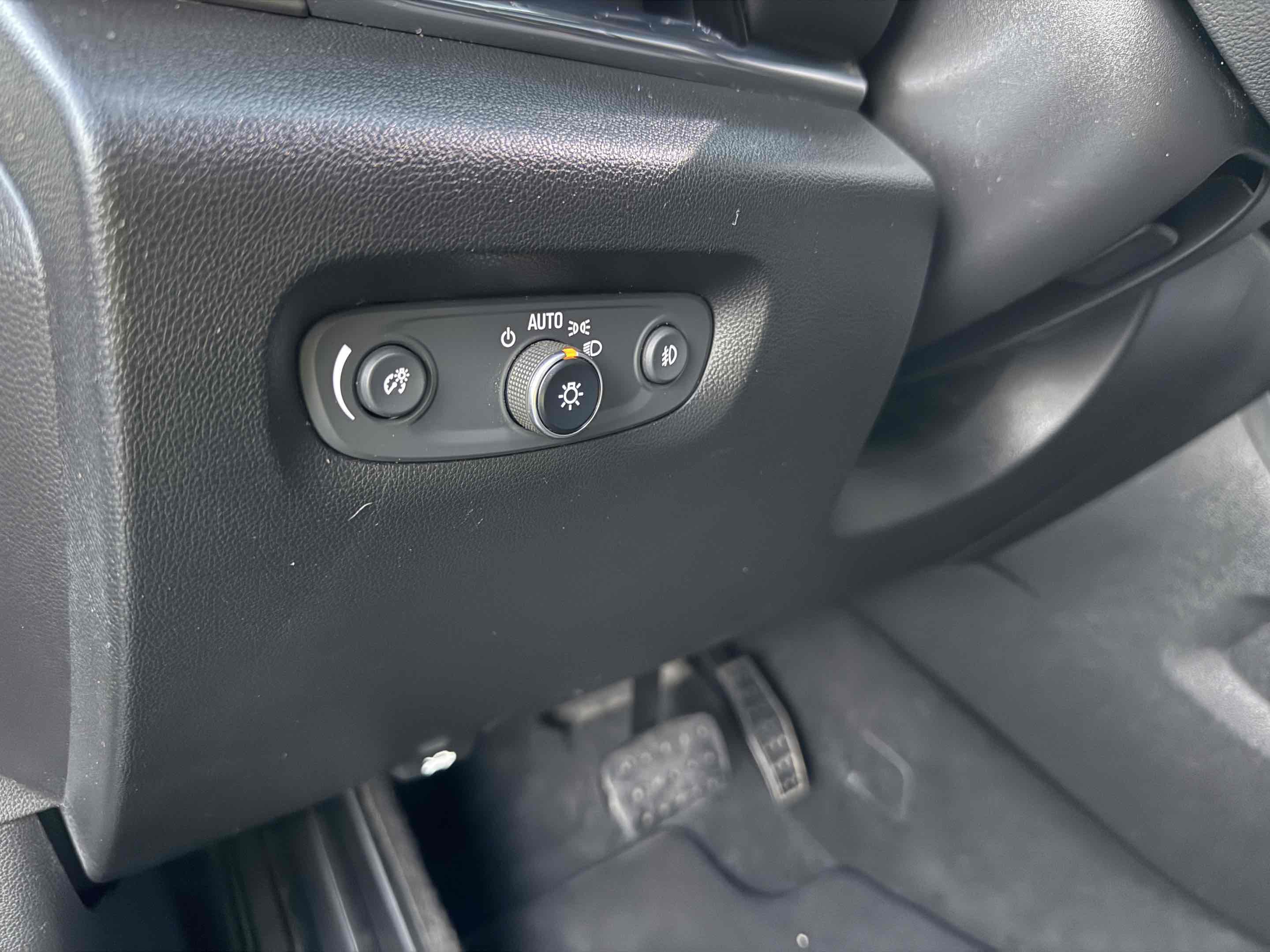 Used 2019 Chevrolet Traverse LT image 30