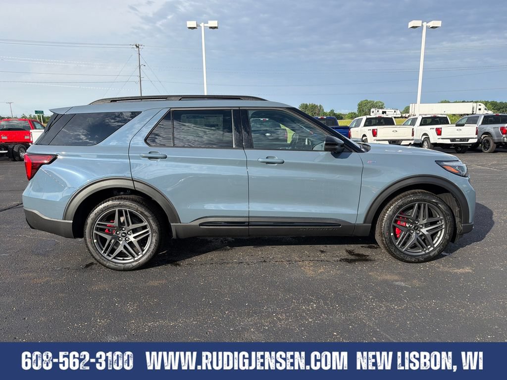New 2026 Ford Explorer ST-Line w/ ST-Line Street Pack AWD/4WD image 7