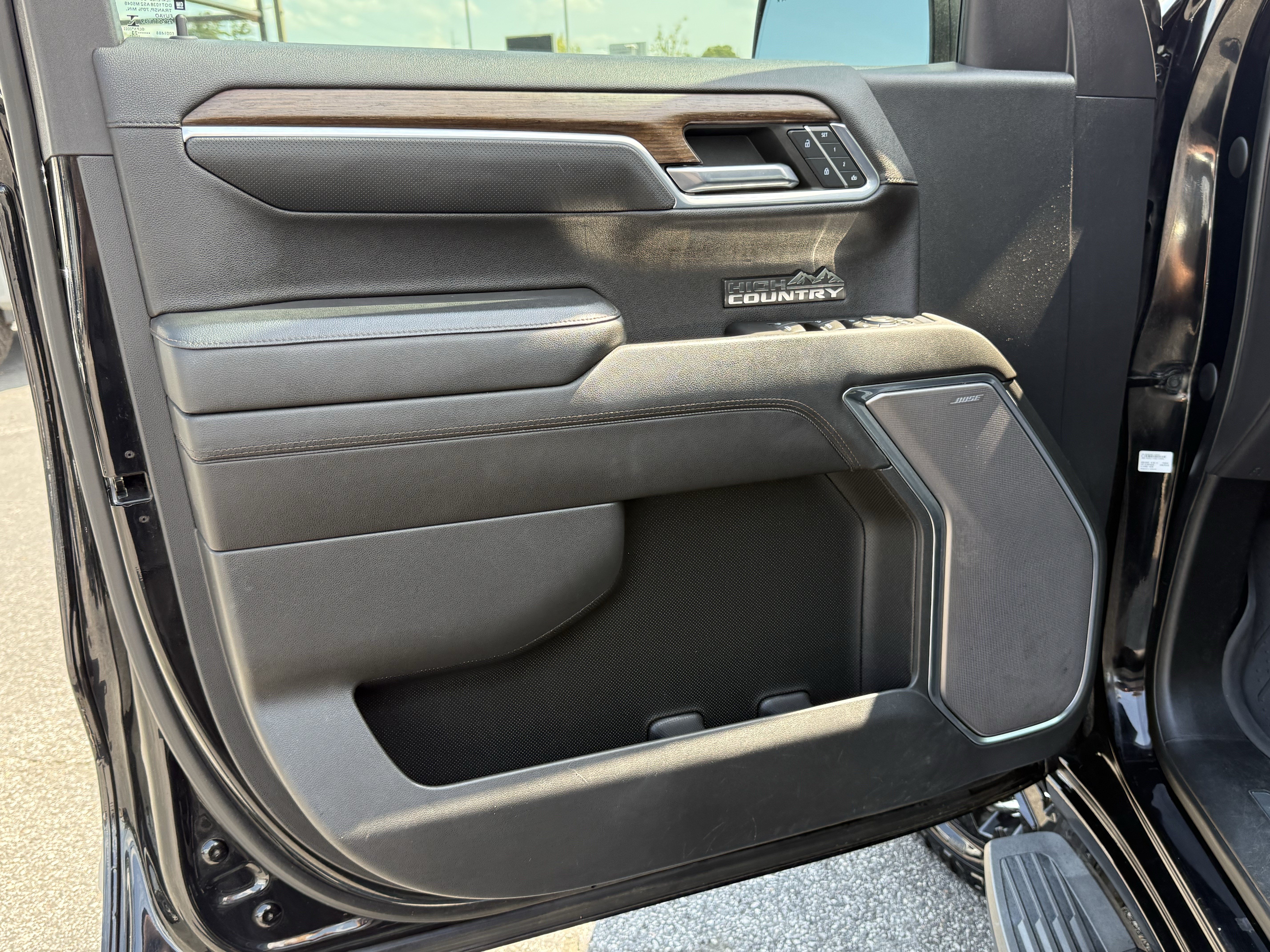 Used 2023 Chevrolet Silverado 1500 High Country w/ High Country Premium Package AWD/4WD image 14