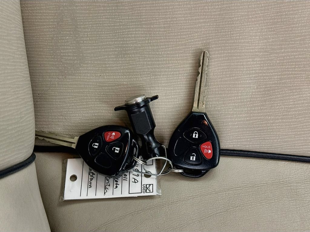 Used 2011 Toyota Venza w/ Leather Pkg FWD image 33