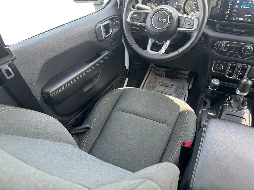 Used 2024 Jeep Wrangler Unlimited Sahara AWD/4WD image 21