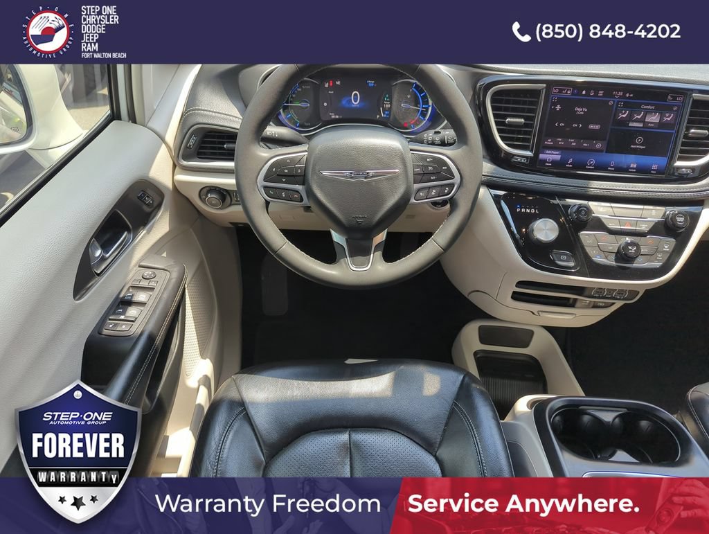 Used 2022 Chrysler Pacifica Touring-L FWD image 13
