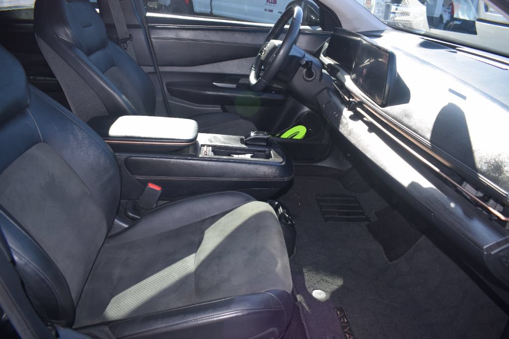 Used 2023 Nissan Ariya FWD image 16