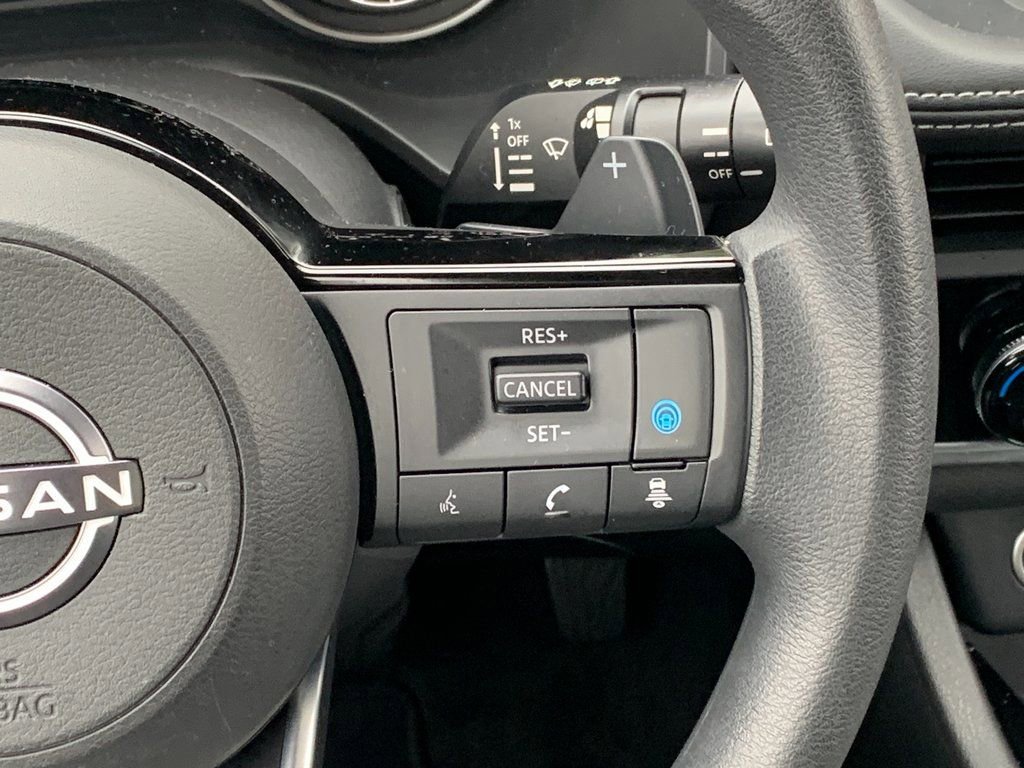 Used 2023 Nissan Rogue SV image 13