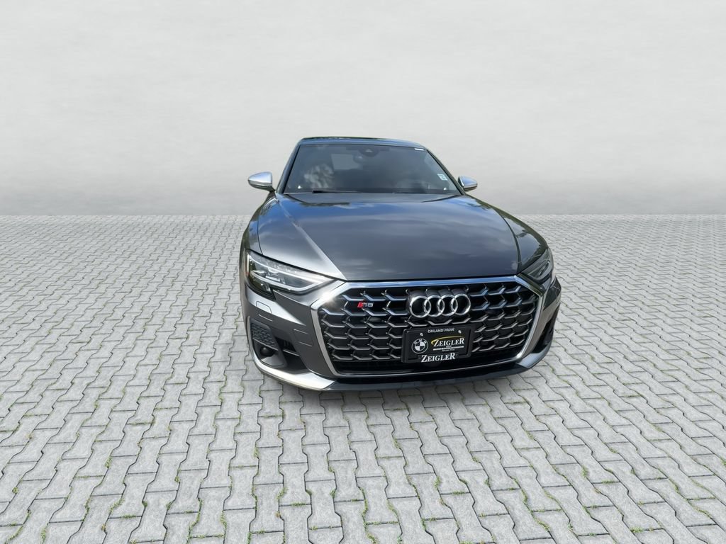 Used 2022 Audi S8 AWD/4WD image 3