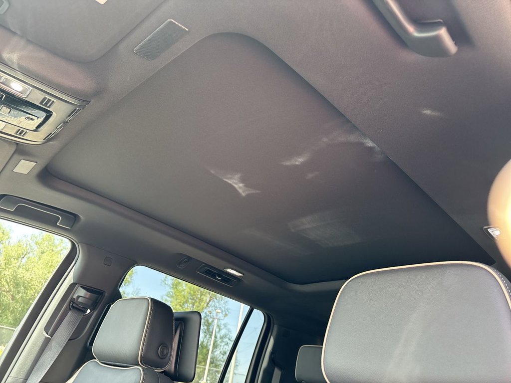 New 2026 Chevrolet Suburban Premier AWD/4WD image 19