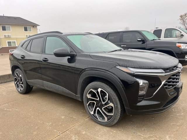 Used 2025 Chevrolet Trax RS w/ Driver Confidence Package