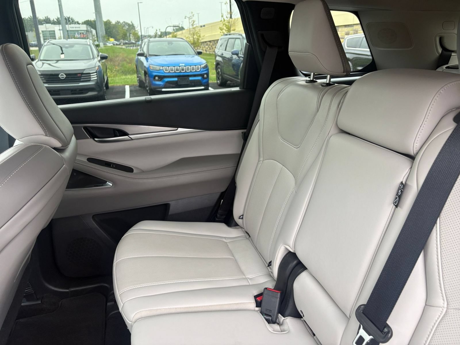 Used 2026 INFINITI QX60 Luxe AWD/4WD image 42