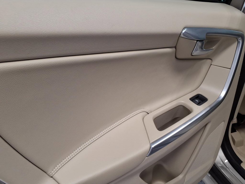 Used 2015 Volvo XC60 T5 image 20