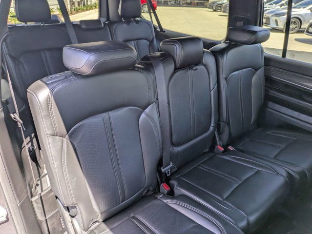 Used 2024 Jeep Wagoneer L Series II w/ Flexible Seating Group AWD/4WD image 32