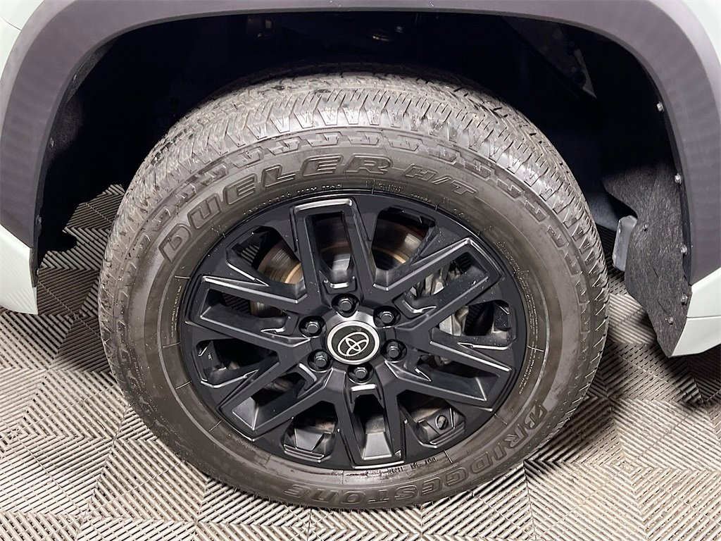 Used 2024 Toyota Tundra Limited image 28