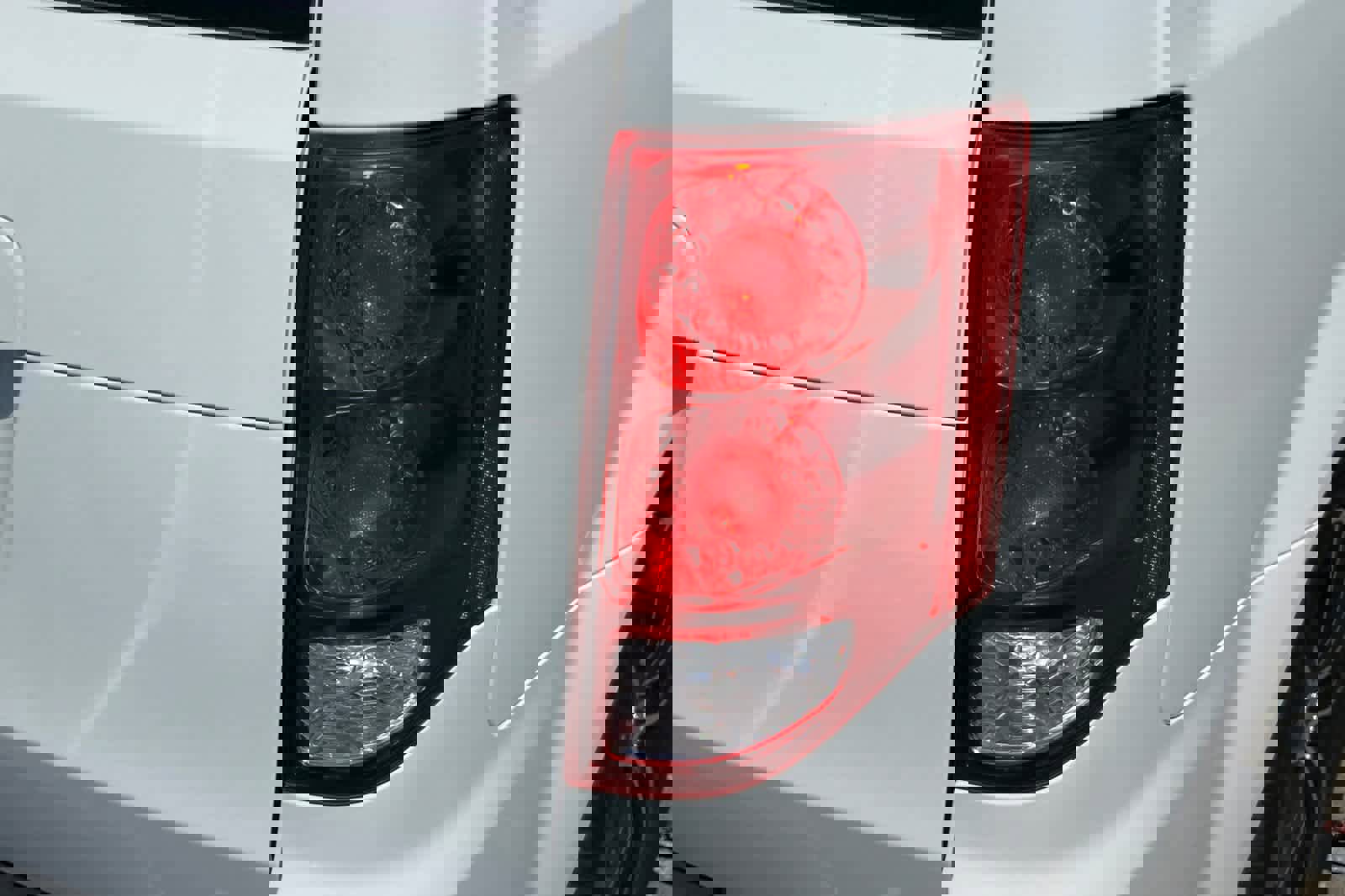 Used 2016 Dodge Grand Caravan SE image 18