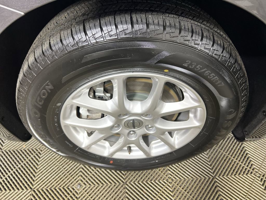 Used 2023 Chrysler Pacifica Touring-L image 33