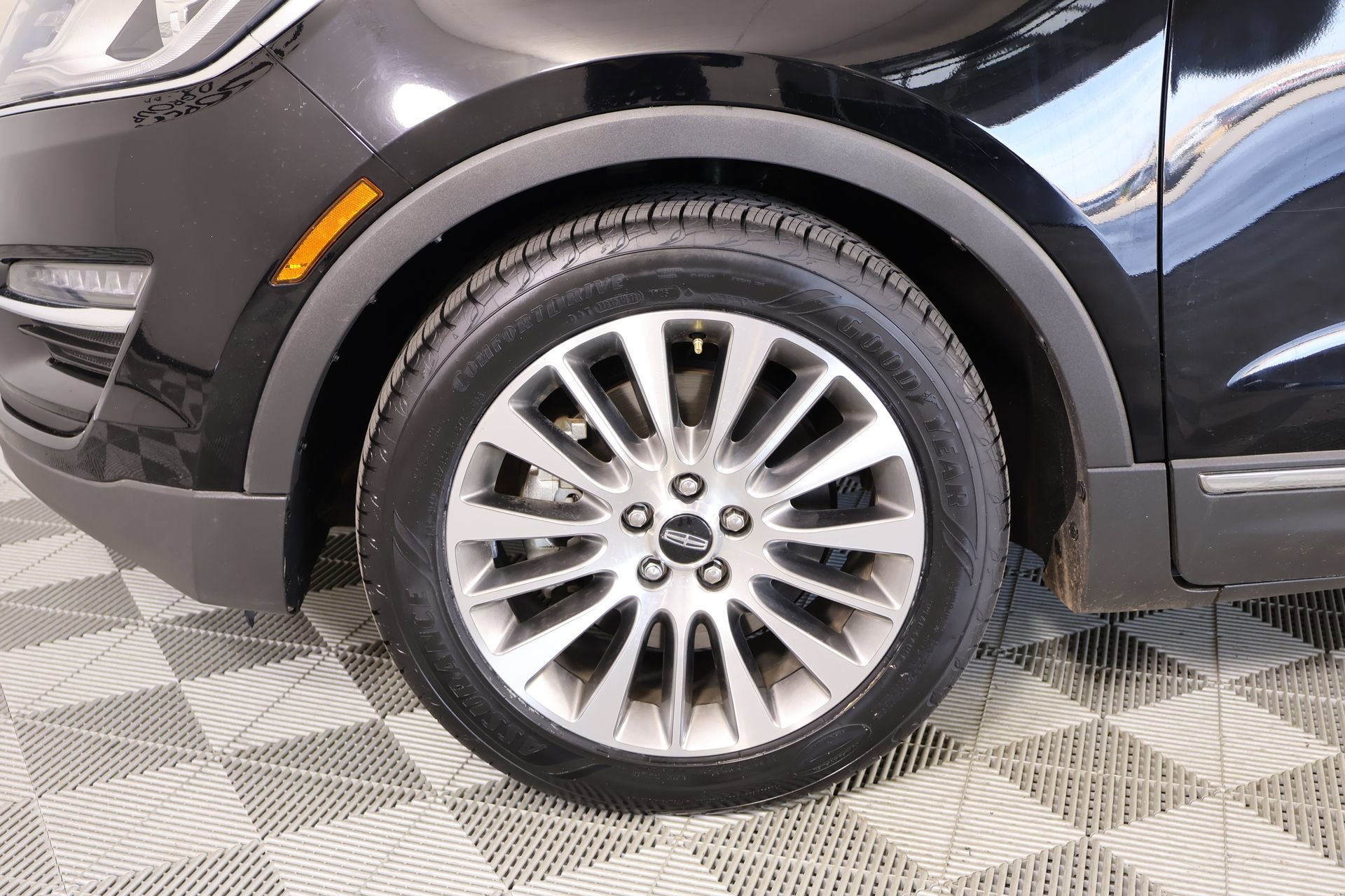 Used 2017 Lincoln MKC Reserve w/ Lincoln MKC Climate Package image 18