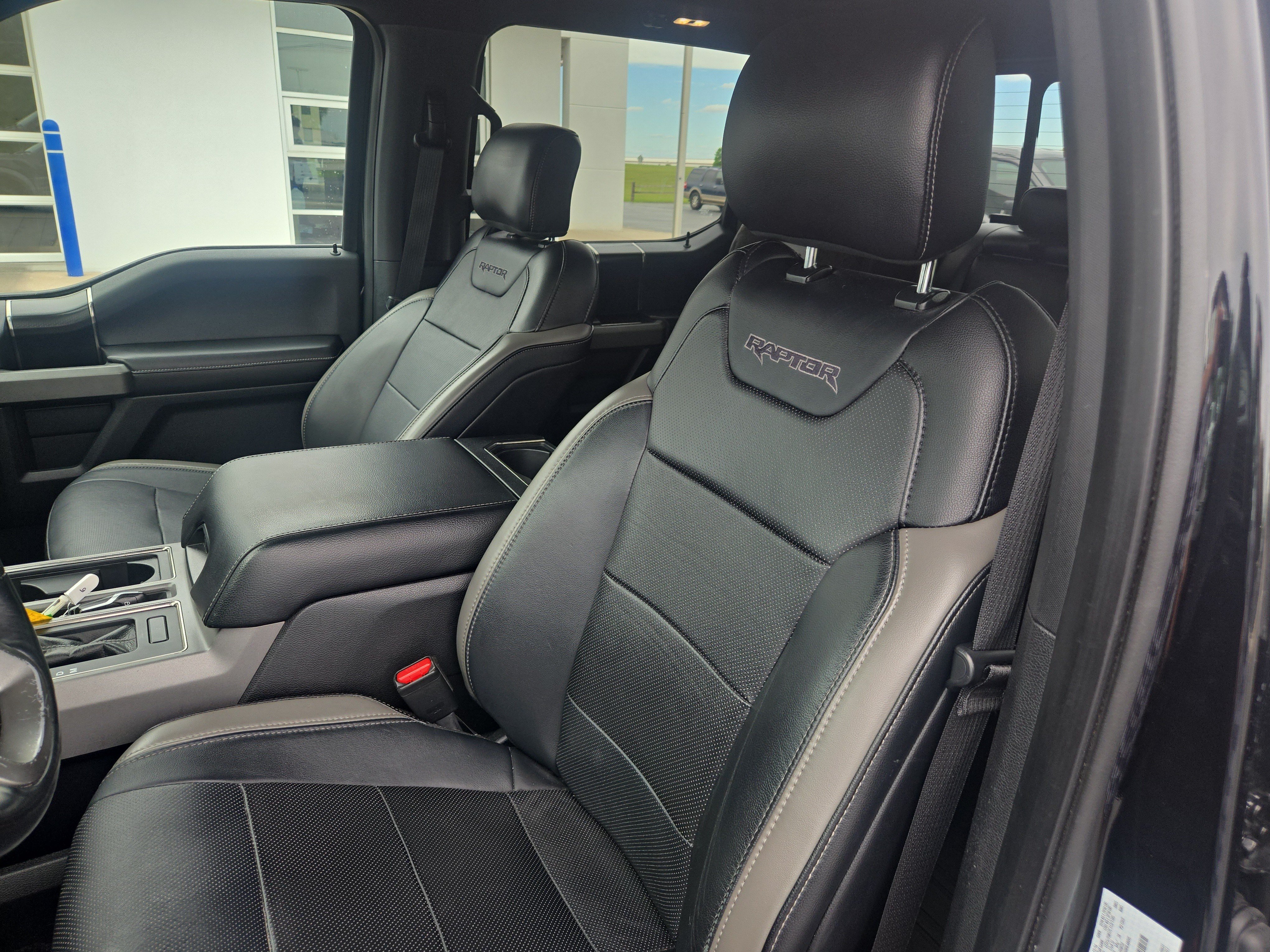 Used 2017 Ford F150 Raptor w/ Equipment Group 802A Luxury AWD/4WD image 23