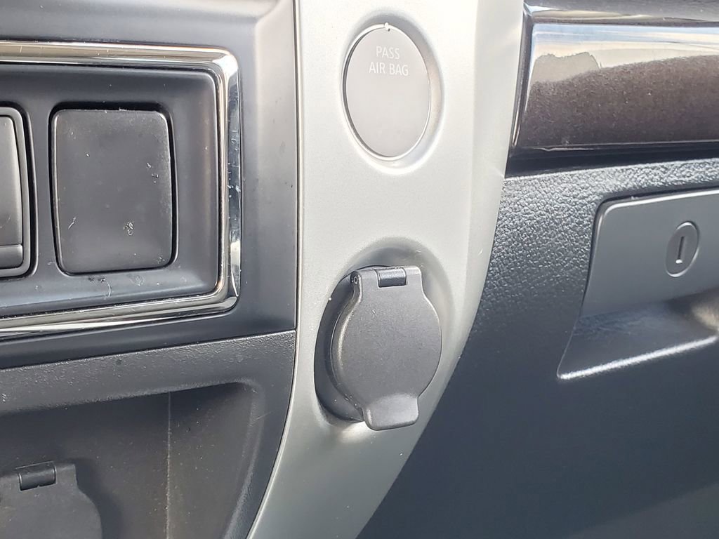 Used 2018 Nissan Titan SV w/ SV Convenience Package AWD/4WD image 25