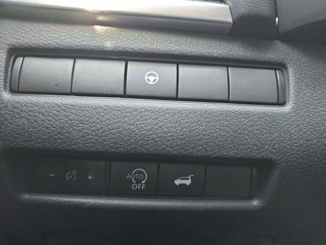 Used 2024 Nissan Rogue SL w/ SL Premium Package image 10