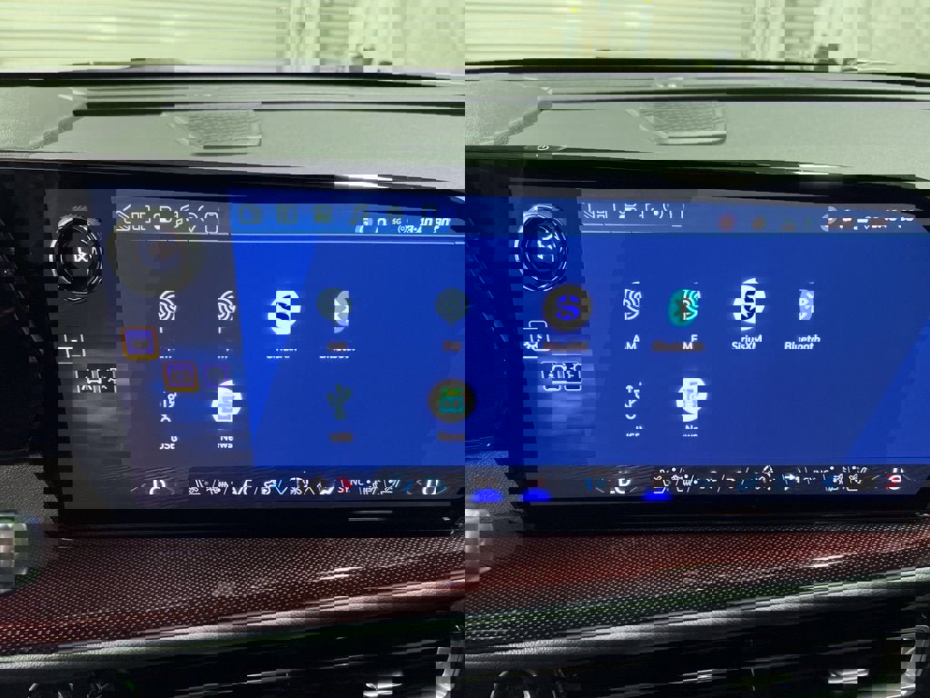 New 2026 Chevrolet Traverse RS w/ LPO, Floor Liner Package image 36