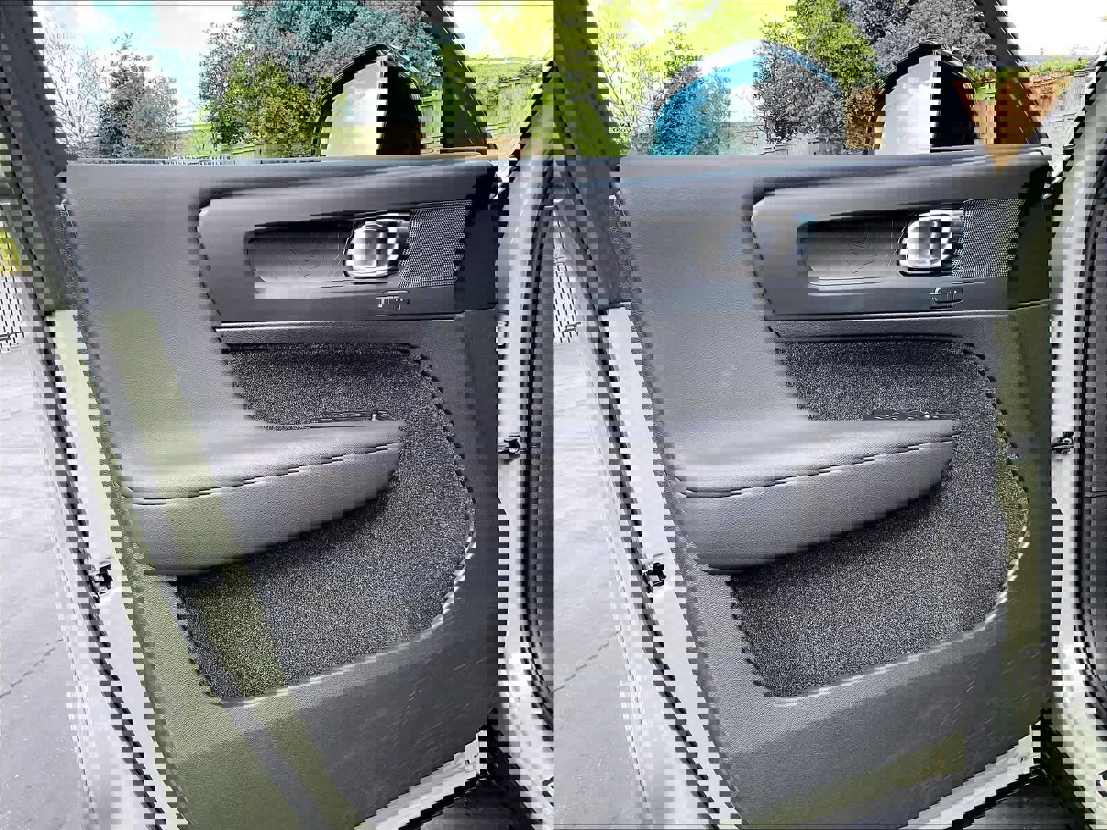 Used 2023 Volvo XC40 Recharge Plus w/ Protection Package Premier image 26