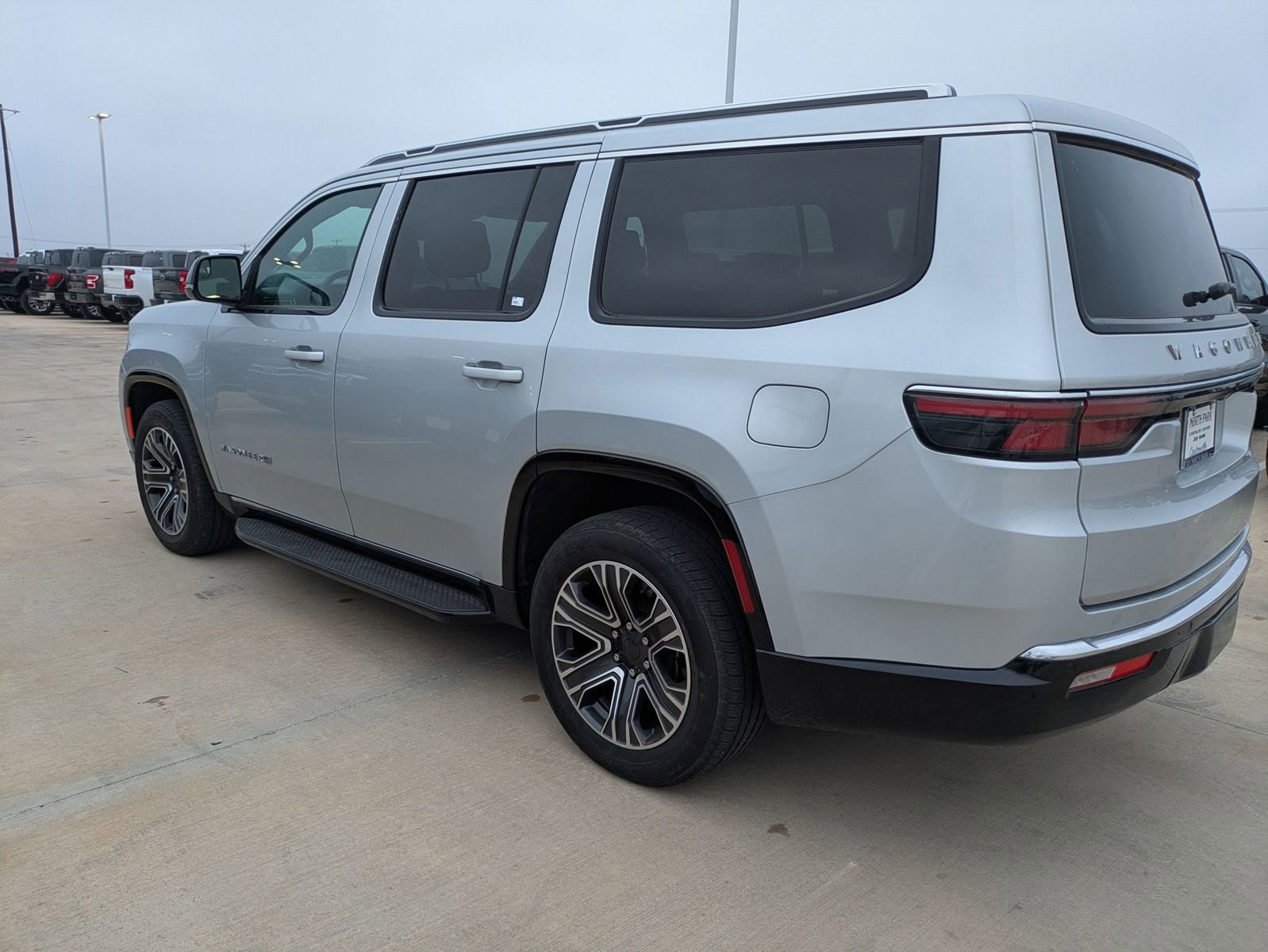 Used 2024 Jeep Wagoneer Series II w/ Flexible Seating Group image 6