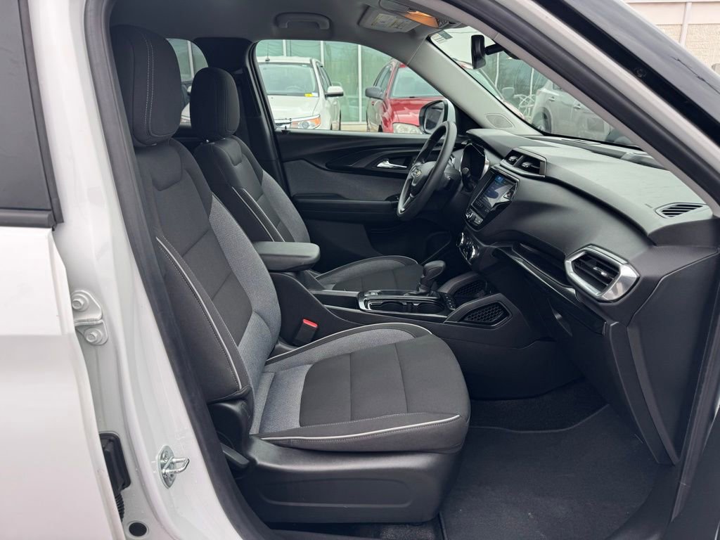 Used 2023 Chevrolet TrailBlazer LT w/ Convenience Package image 18