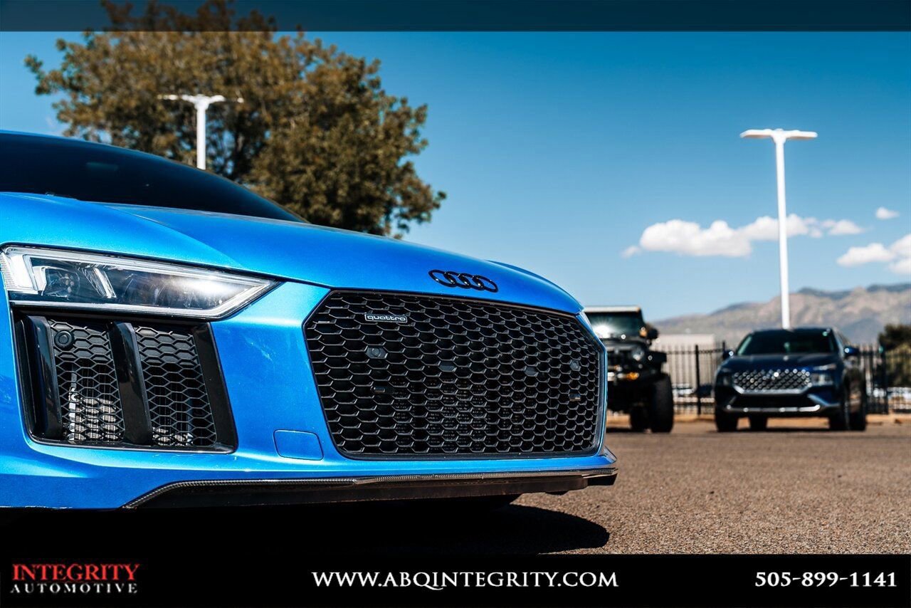 Used 2017 Audi R8 V10 w/ Carbon Exterior Package image 10