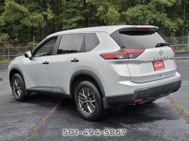 Used 2024 Nissan Rogue S FWD image 3