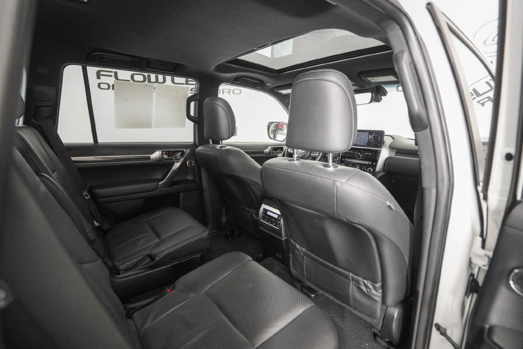 Certified 2023 Lexus GX 460 Luxury w/ Sport Design Package AWD/4WD image 18
