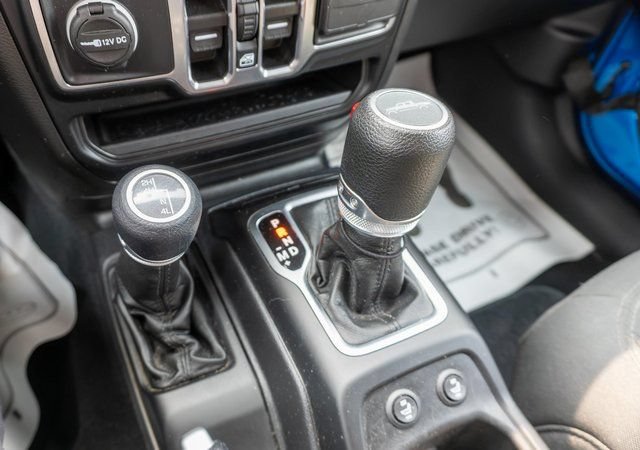 Used 2022 Jeep Gladiator Sport AWD/4WD image 25