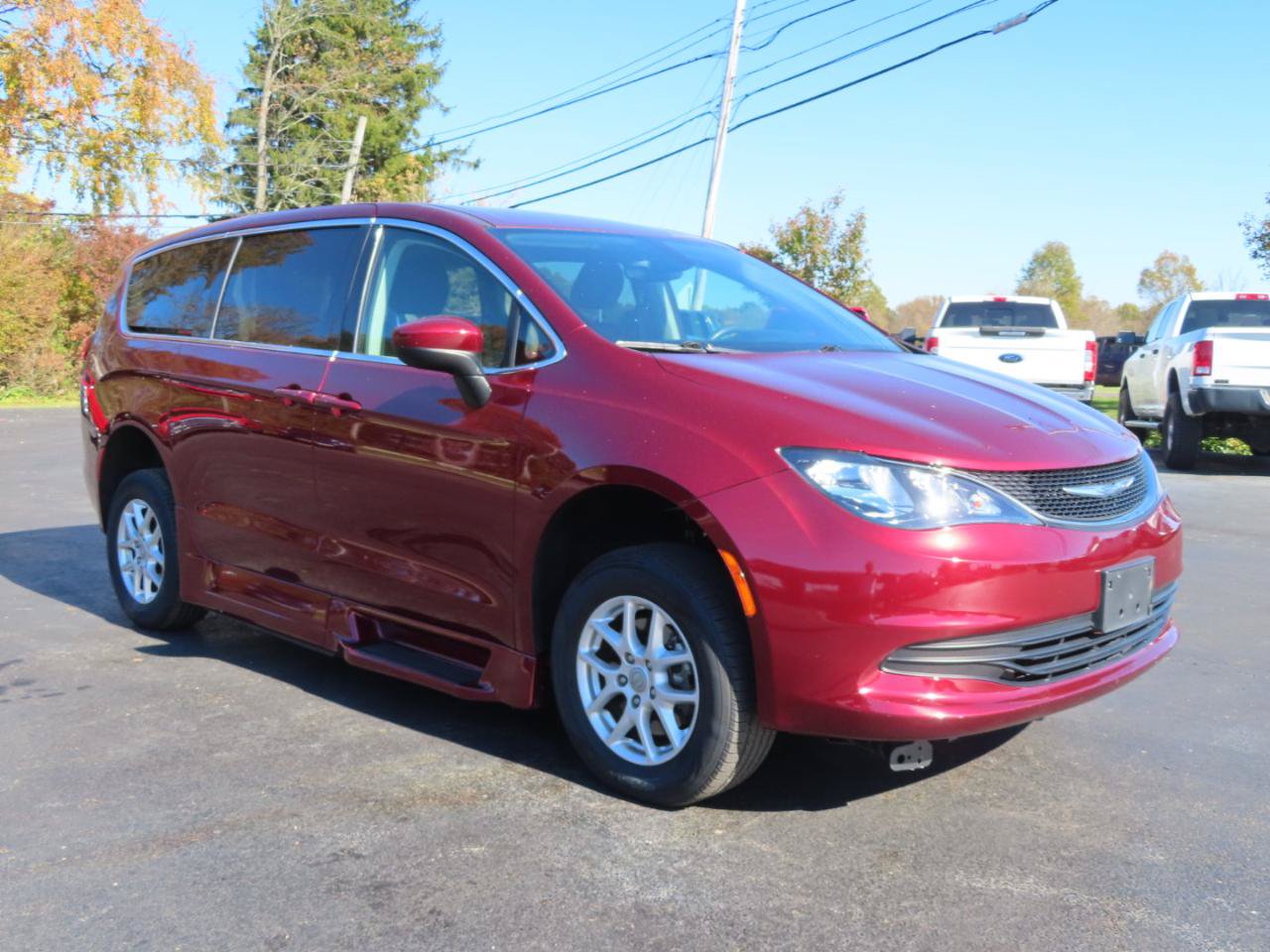Used 2017 Chrysler Pacifica Touring FWD image 8
