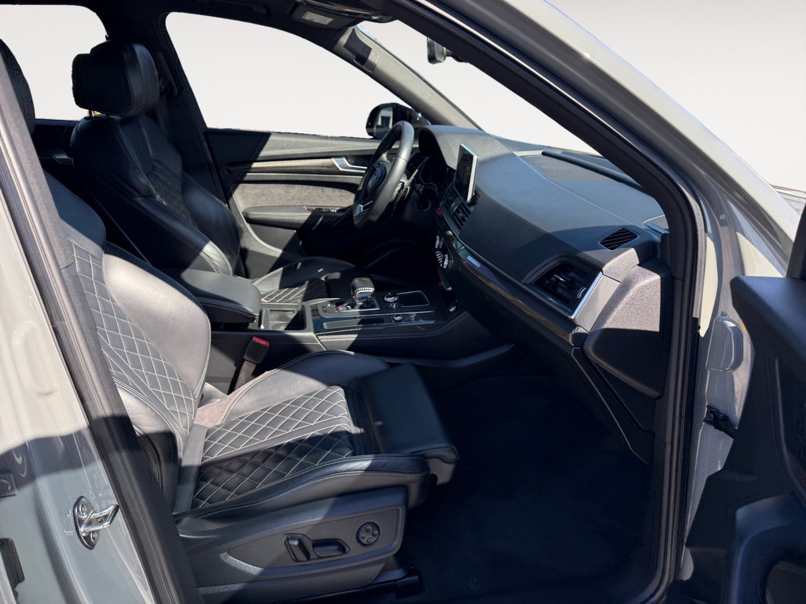 Used 2019 Audi SQ5 Prestige w/ Prestige Package AWD/4WD image 19