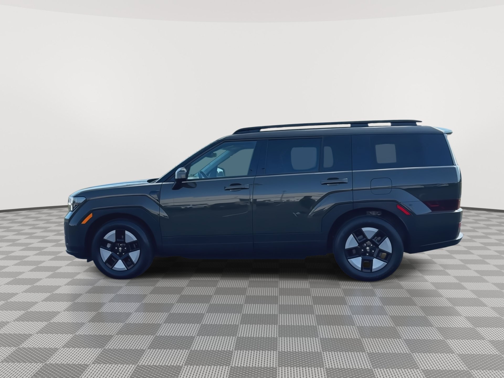 Used 2025 Hyundai Santa Fe SEL FWD image 5