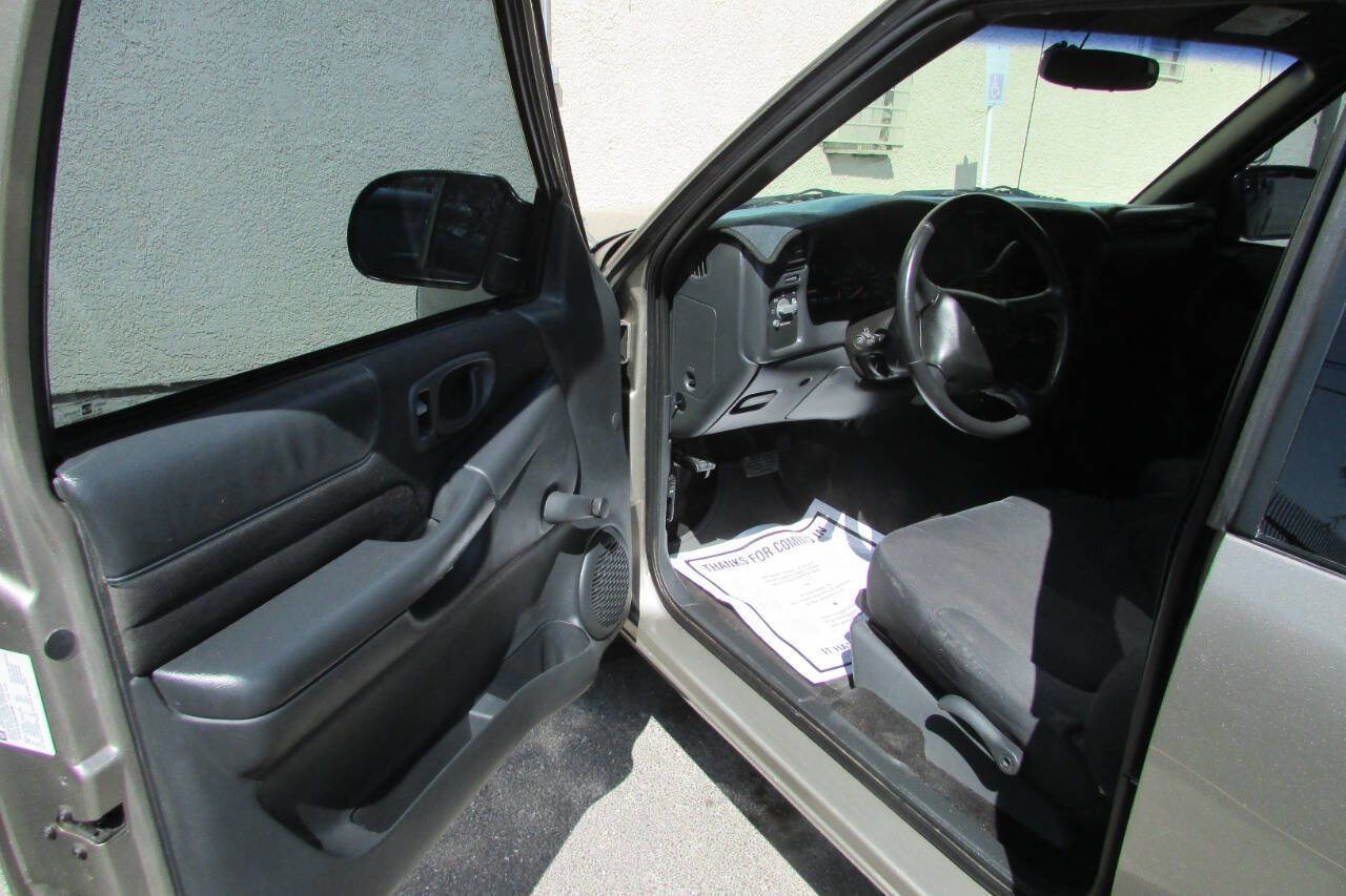 Used 2003 GMC Sonoma SLS image 11